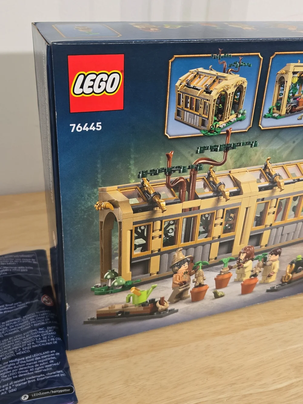 LEGO Harry Potter: Hogwarts Castle: Herbology Class (76445) & Draco Forest 30677